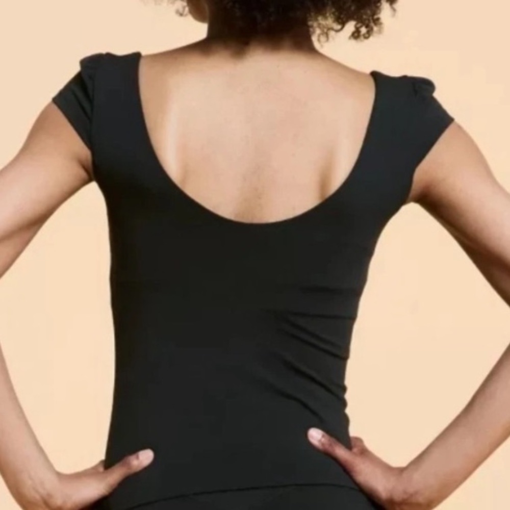 Blogilates Black Sweetheart Baby Tee Cap Sleeve Top - Picture 3 of 5